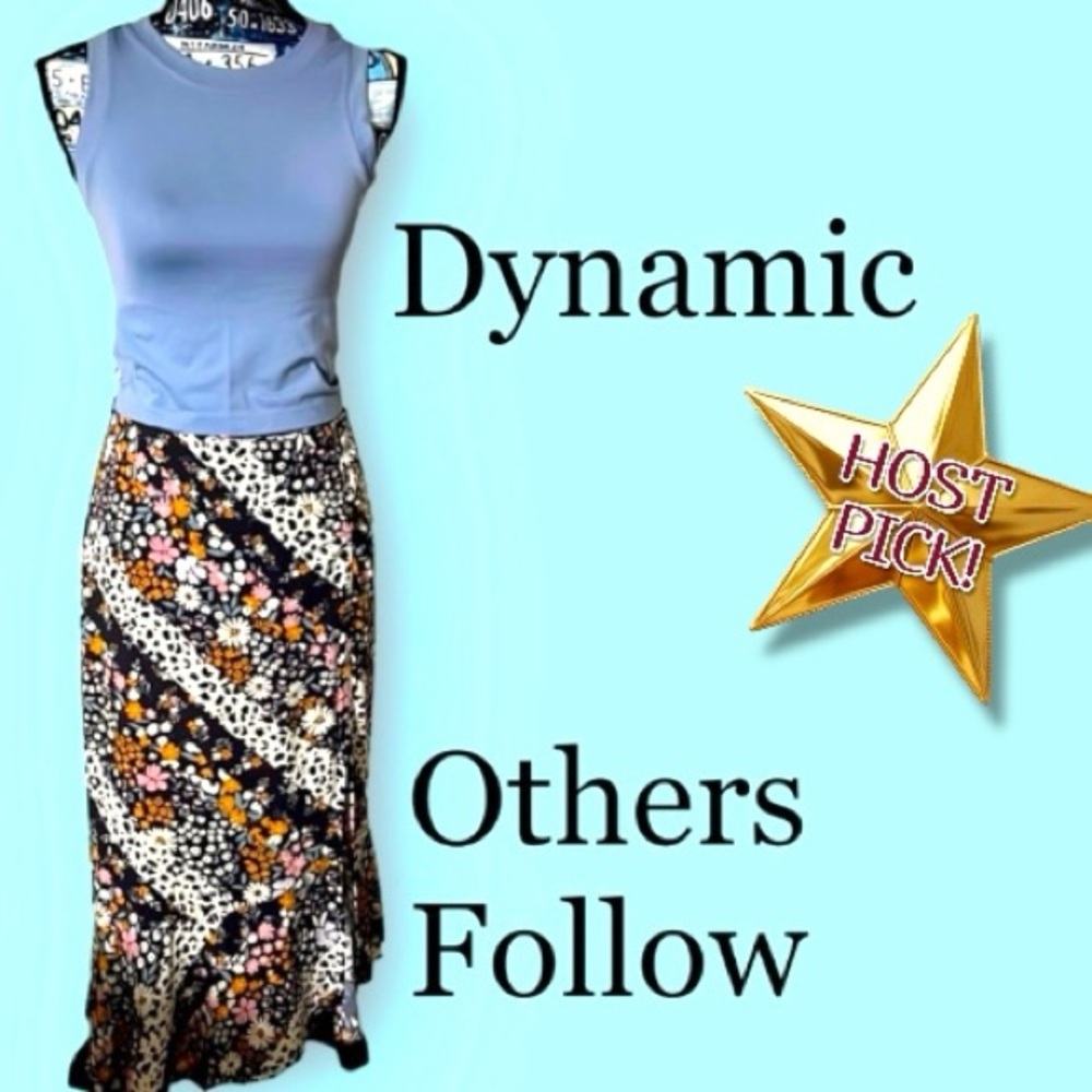 ✨HP⭐️ EUC Dynamic Women’s Sleeveless Semi-Cropped Top. Size OS 🛍